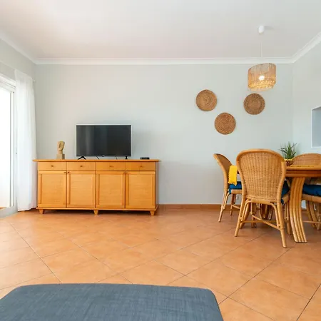 Sunny Golden 1bdr W & Pool Access Included