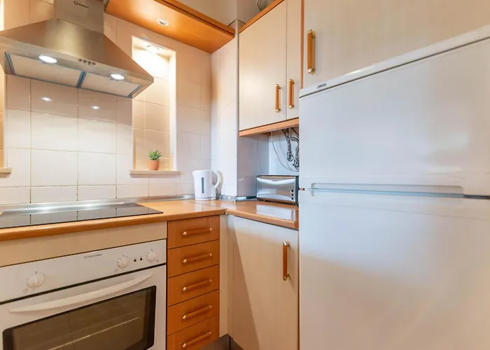 Sunny Golden 1bdr W & Pool Access Included