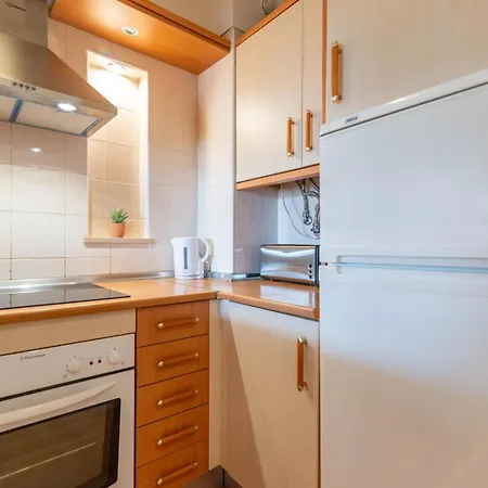 Sunny Golden 1bdr W & Pool Access Included