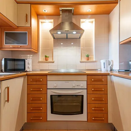 Apartment Sunny Golden 1bdr W & Pool Access Included